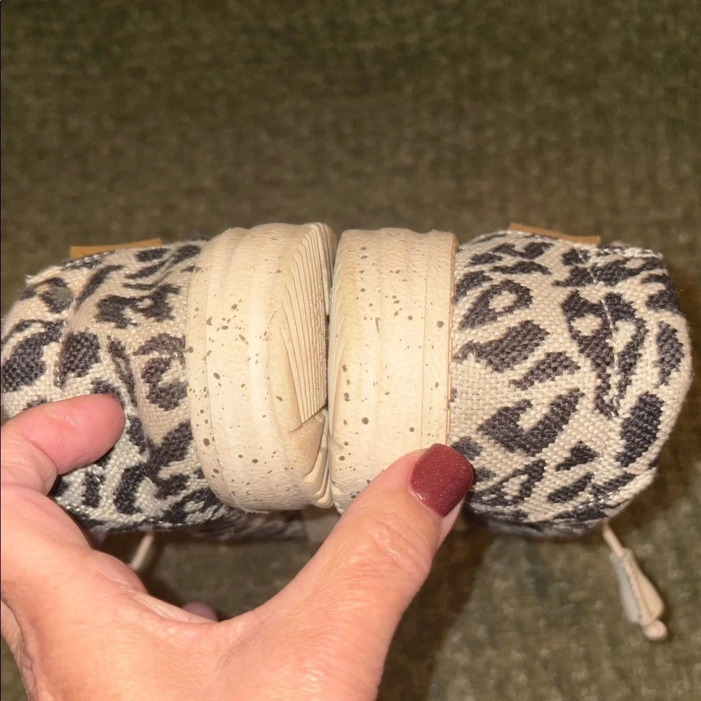 HEY DUDE Cheetah Wendy Luxe Leo SIZE 7